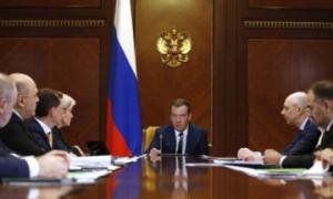 Βίντεο: Ο Ναβάλνι δημοσιεύει νέα έρευνα σχετικά με τον Ντμίτρι Μεντβέντεφ