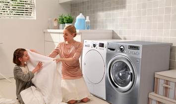 How does the power of a washing machine affect energy consumption?